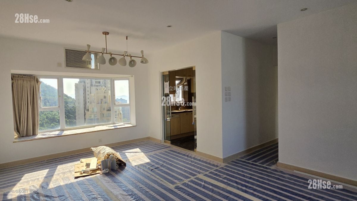 Flourish Court Rental 3 Bedrooms , 2 Bathrooms 971 ft²