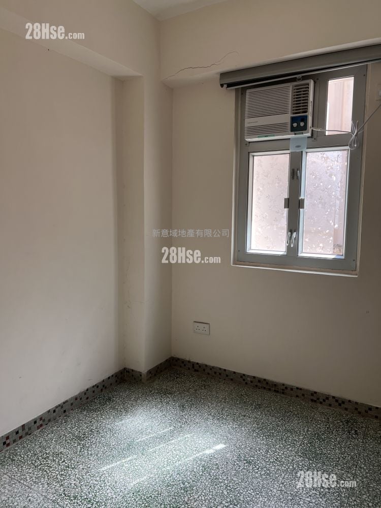 Walk Up Building Sell 2 Bedrooms , 1 Bathroom 390 ft²