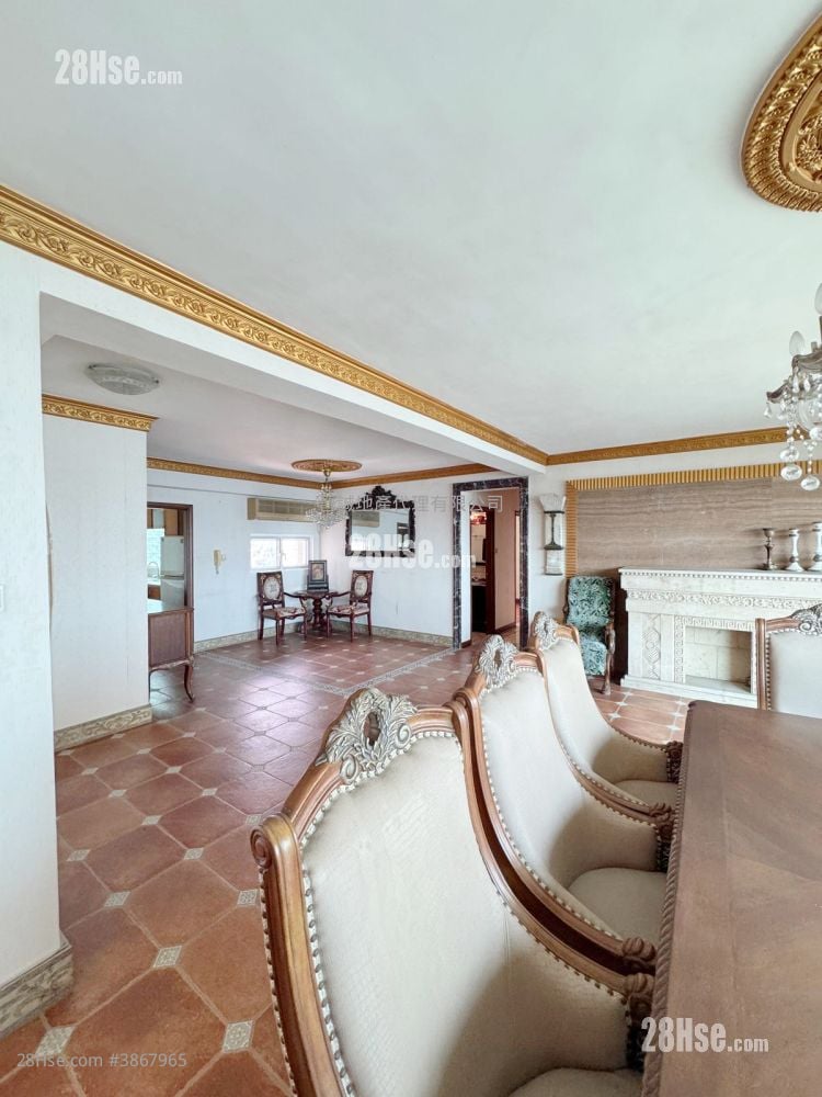 Hong Kong Garden Sell 5+ Bedrooms 1,382 ft²