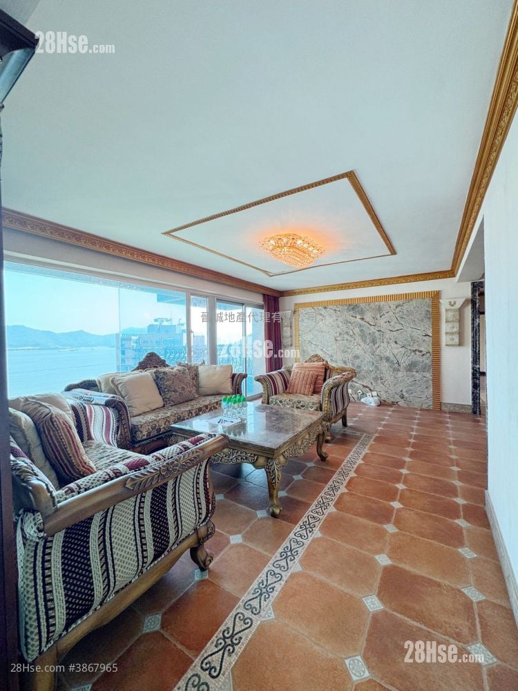 Hong Kong Garden Sell 5+ Bedrooms 1,382 ft²
