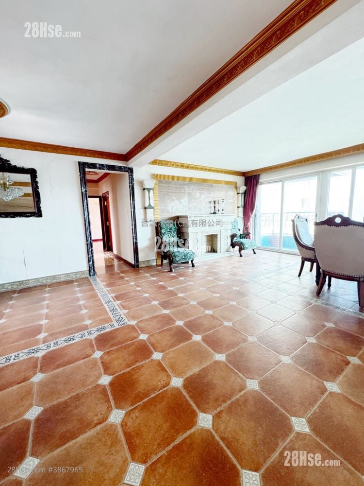Hong Kong Garden Sell 5+ Bedrooms 1,382 ft²