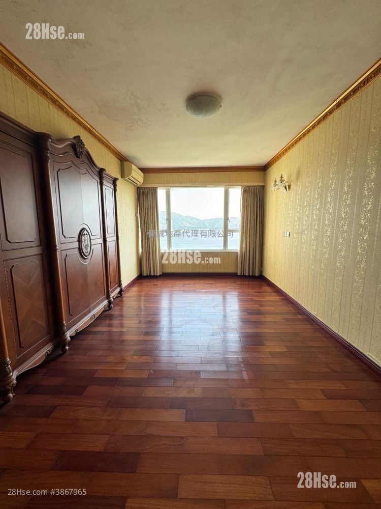 Hong Kong Garden Sell 5+ Bedrooms 1,382 ft²
