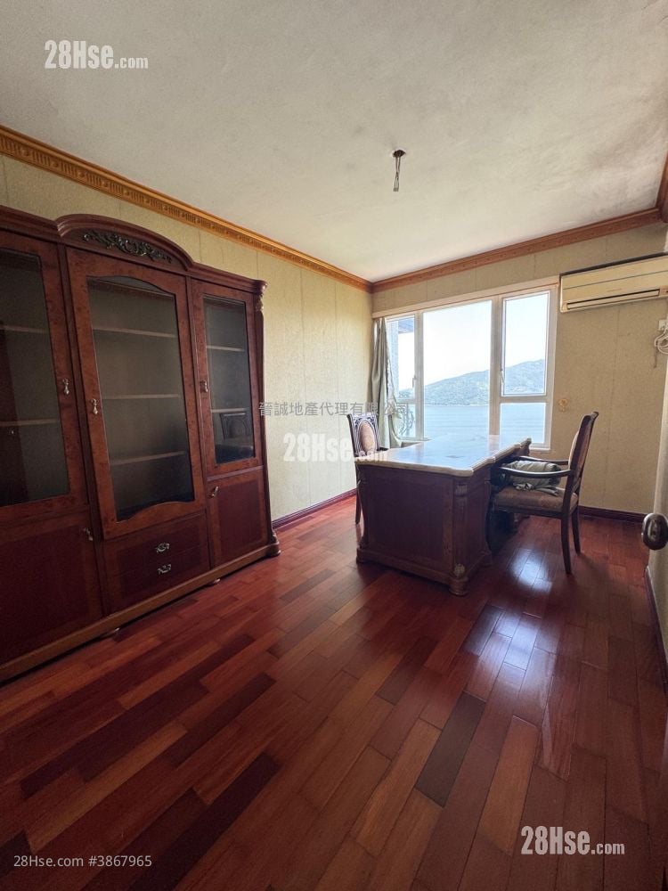 Hong Kong Garden Sell 5+ Bedrooms 1,382 ft²