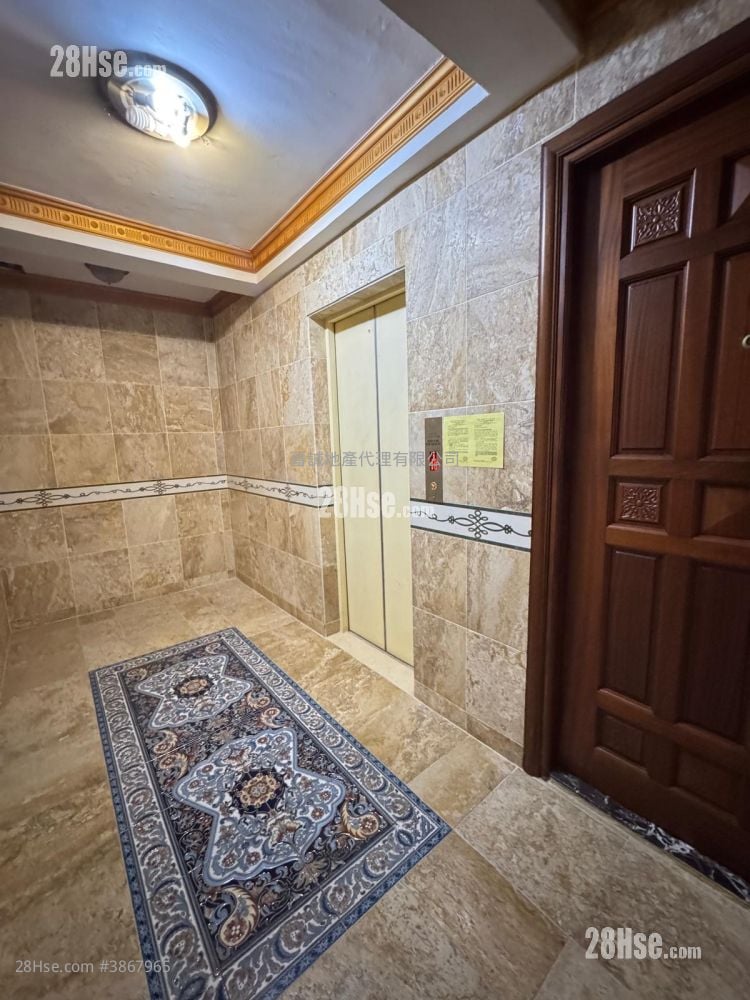 Hong Kong Garden Sell 5+ Bedrooms 1,382 ft²