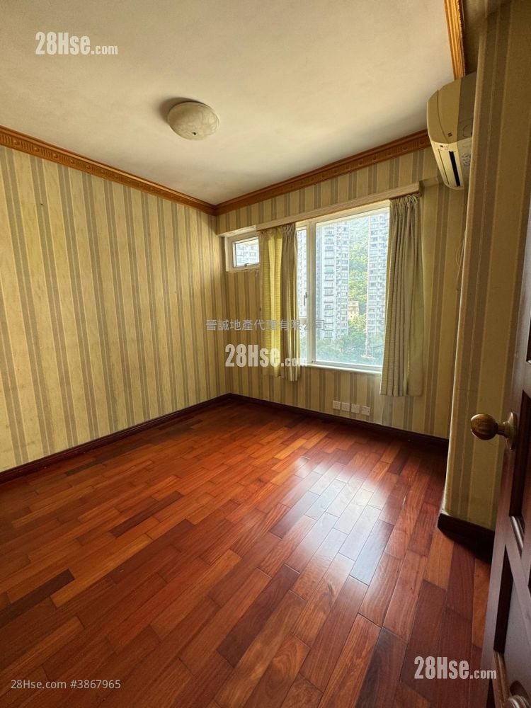Hong Kong Garden Sell 5+ Bedrooms 1,382 ft²
