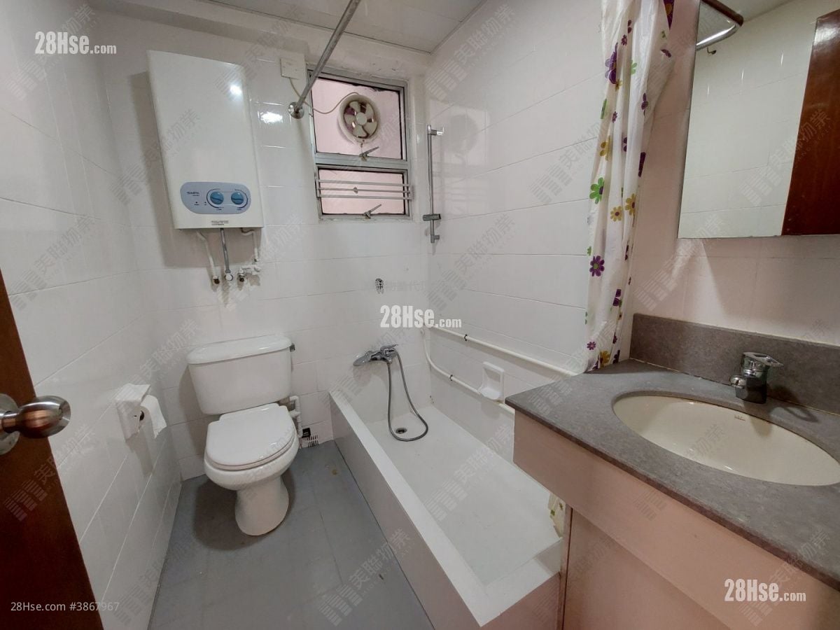 Sceneway Garden Sell 3 Bedrooms , 2 Bathrooms 720 ft²