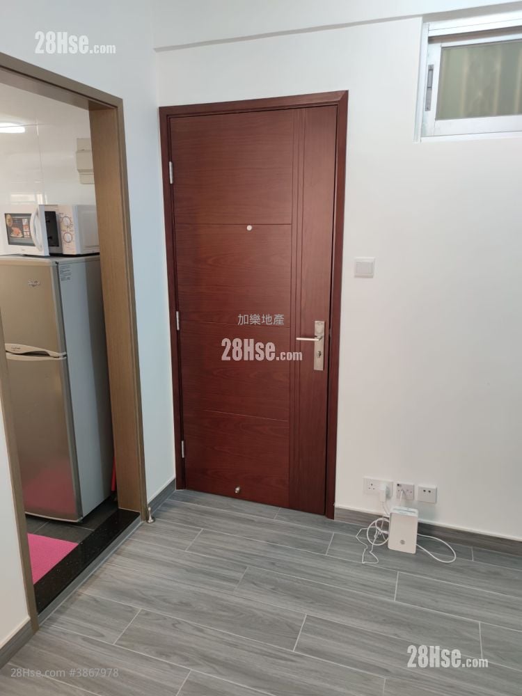 United Building Sell 2 Bedrooms , 1 Bathroom 296 ft²
