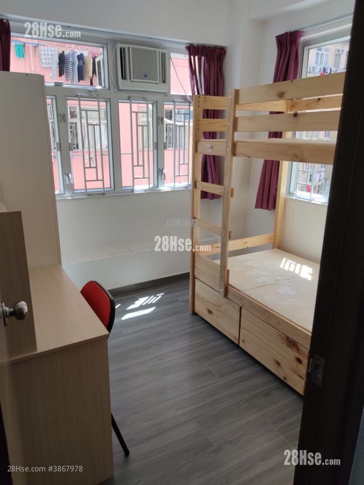 United Building Sell 2 Bedrooms , 1 Bathroom 296 ft²