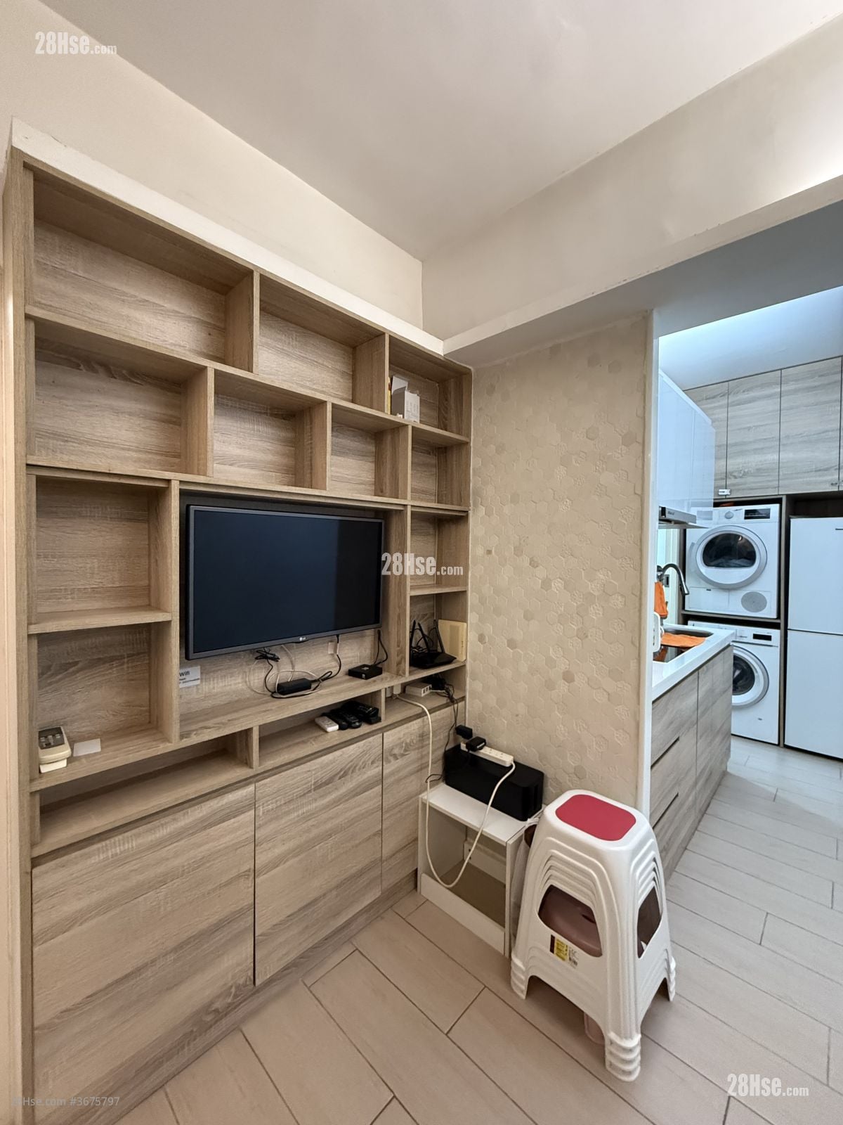Wai On Building Rental 3 Bedrooms , 2 Bathrooms 650 ft²