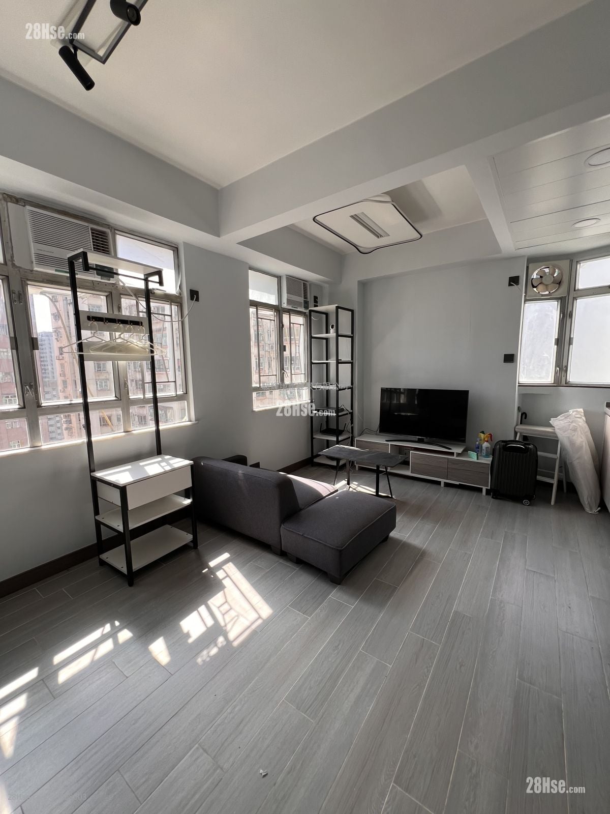 Season Mansion Rental Studio , 1 Bathroom 271 ft²