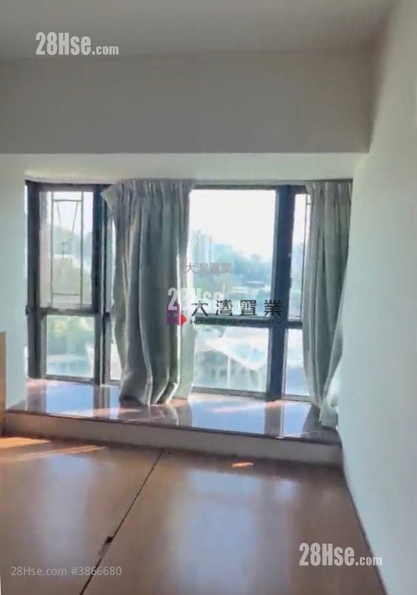 Beneville Rental 2 Bedrooms , 1 Bathroom 428 ft²
