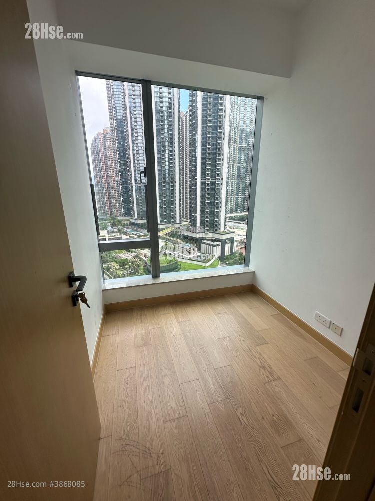 Malibu Sell 2 Bedrooms 592 ft²