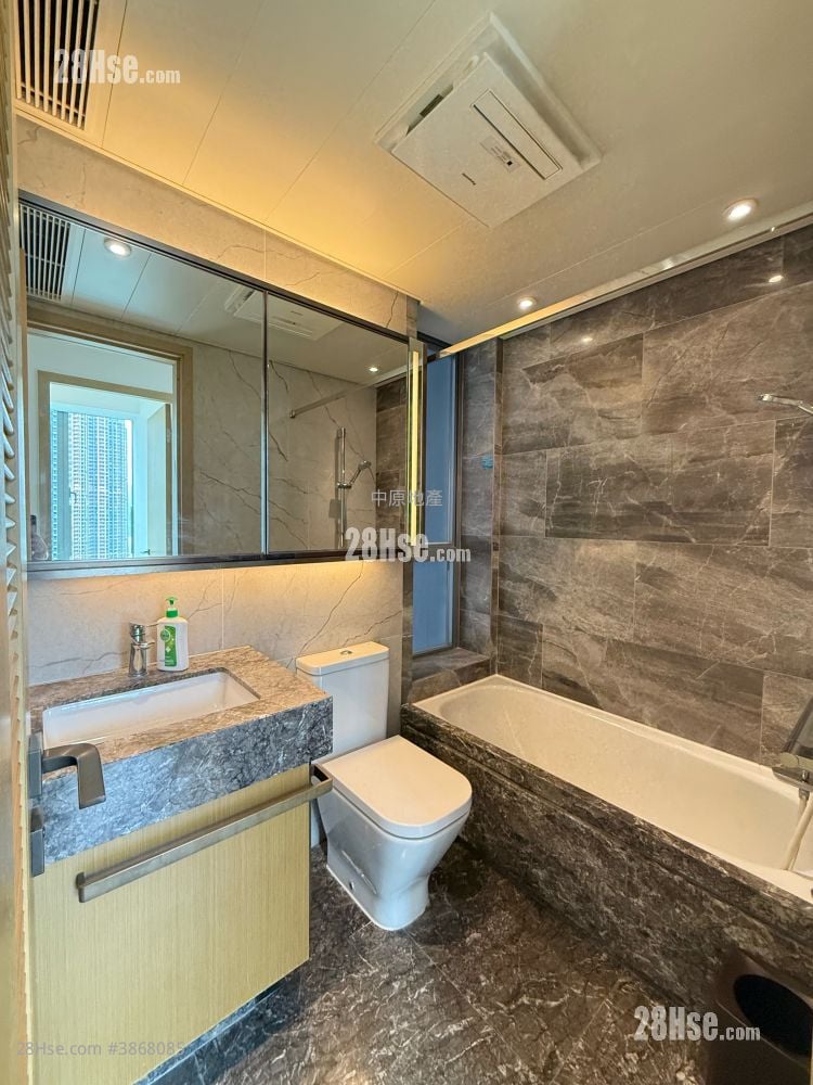 Malibu Sell 2 Bedrooms 592 ft²