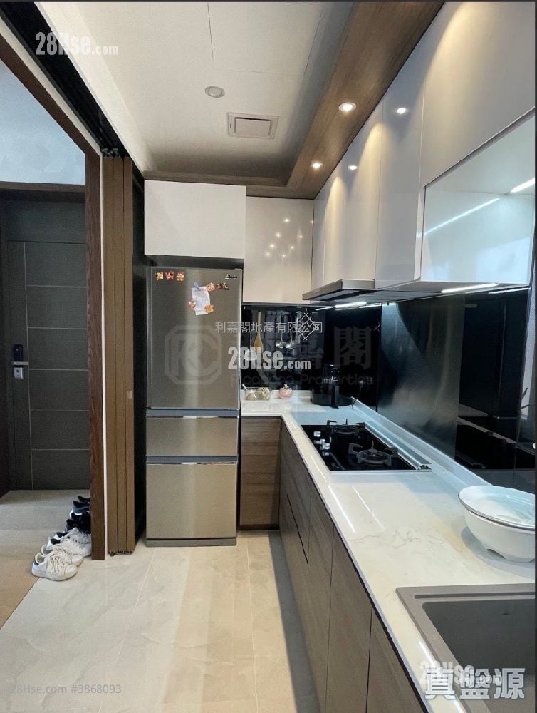 La Place De Victoria Sell 3 Bedrooms 932 ft²