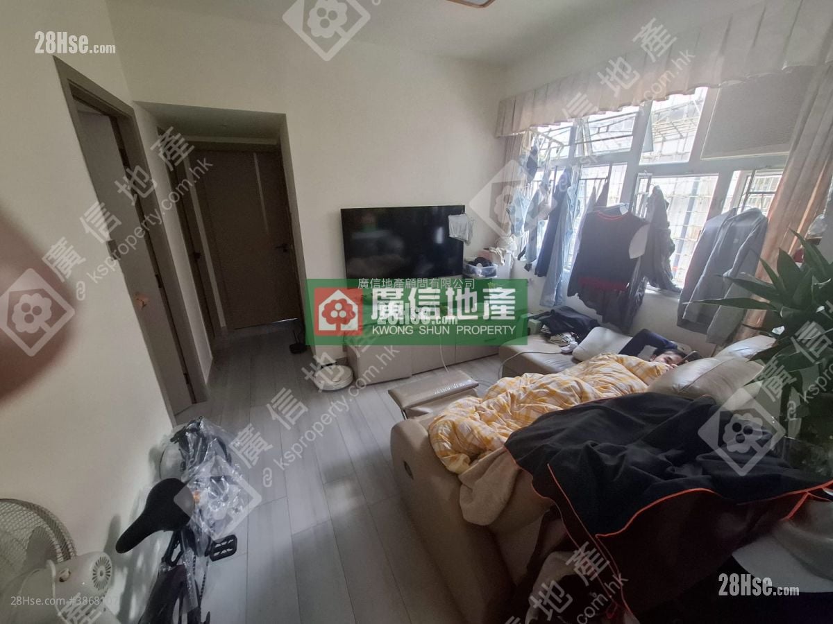萬基大廈 售盤 4 房 , 2 浴室 823 平方呎