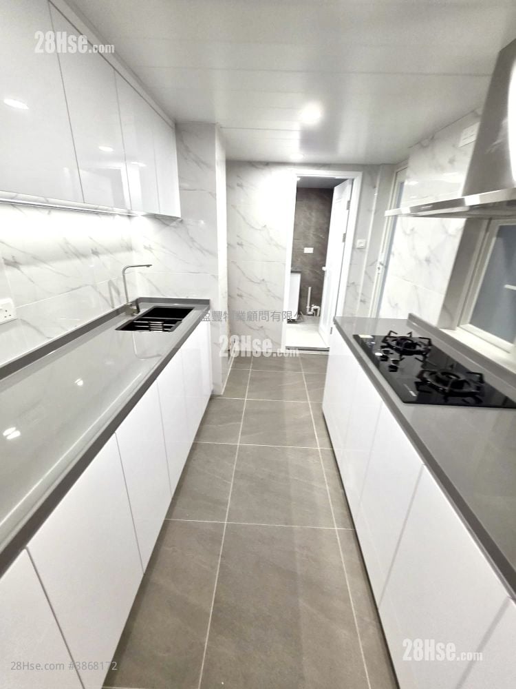 Marco Polo Mansion Rental 4 Bedrooms , 2 Bathrooms 932 ft²
