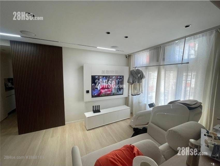 Ching Tai Court Sell 3 Bedrooms , 1 Bathroom 554 ft²