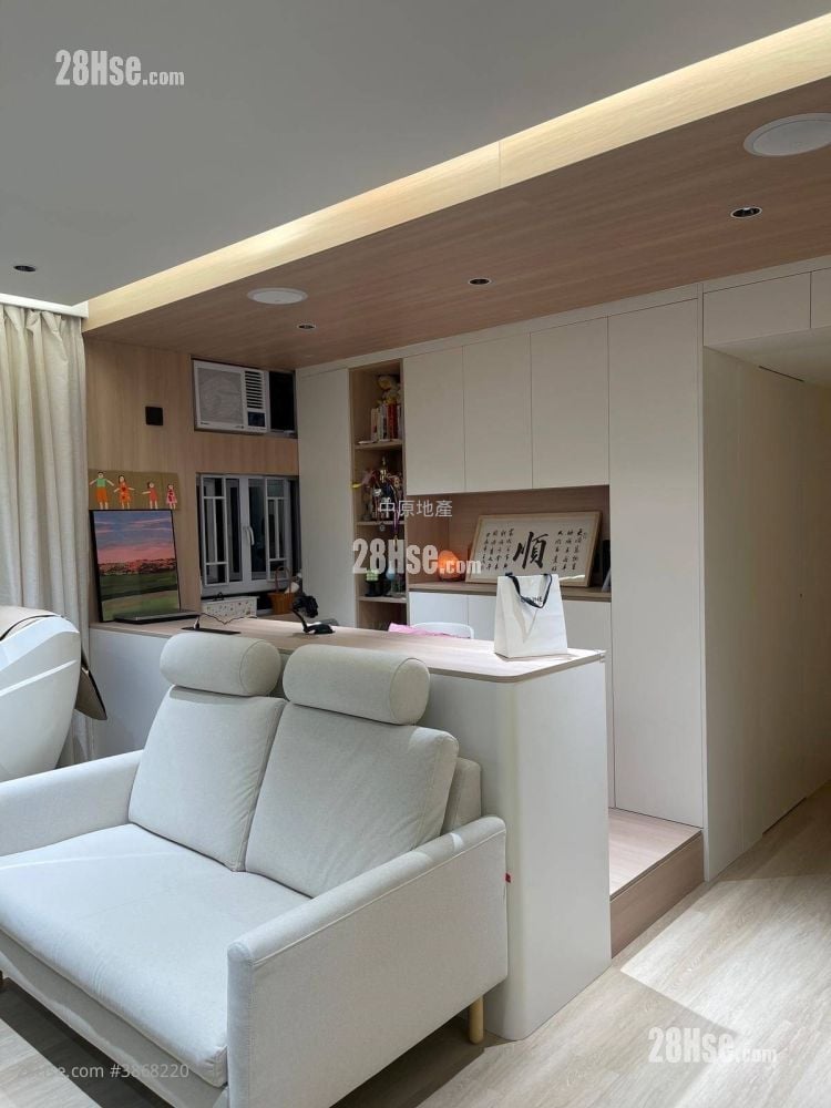 Ching Tai Court Sell 2 Bedrooms , 1 Bathroom 554 ft²