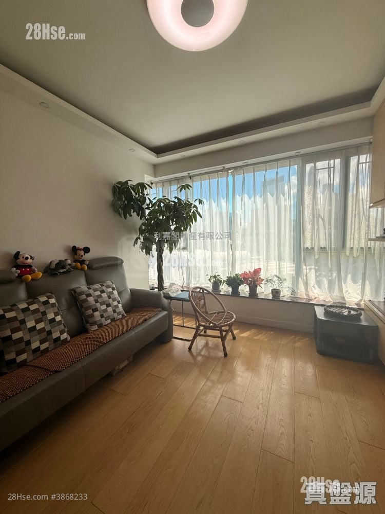 The Victoria Towers Sell 3 Bedrooms , 2 Bathrooms 841 ft²