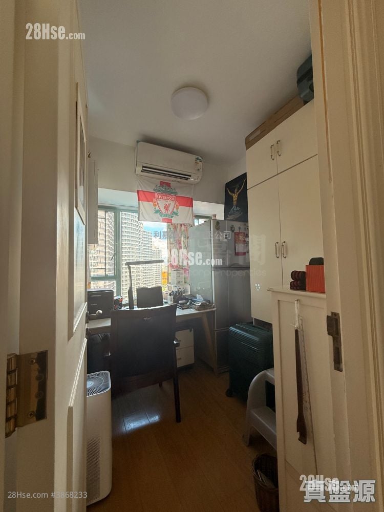 The Victoria Towers Sell 3 Bedrooms , 2 Bathrooms 841 ft²