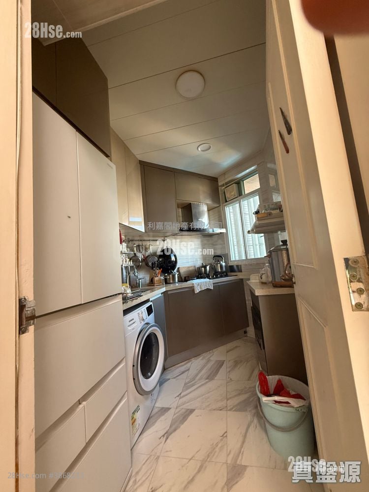 The Victoria Towers Sell 3 Bedrooms , 2 Bathrooms 841 ft²