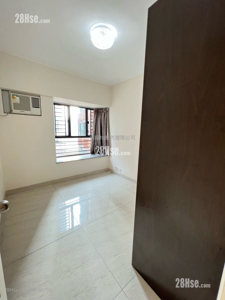 Sun Yuen Long Centre Sell 4 Bedrooms , 2 Bathrooms 870 ft²