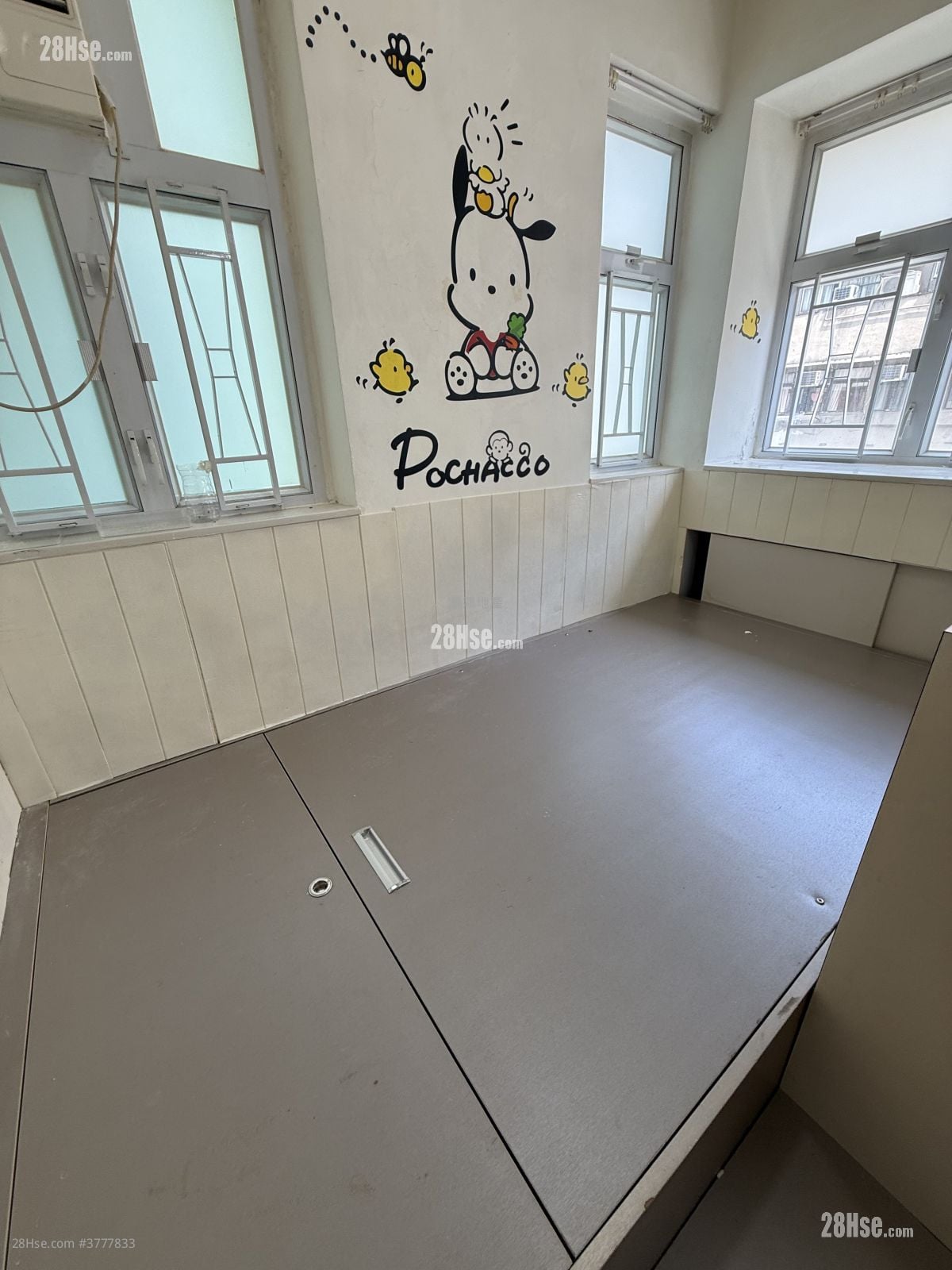 Man King Building Rental Studio , 1 Bathroom 180 ft²