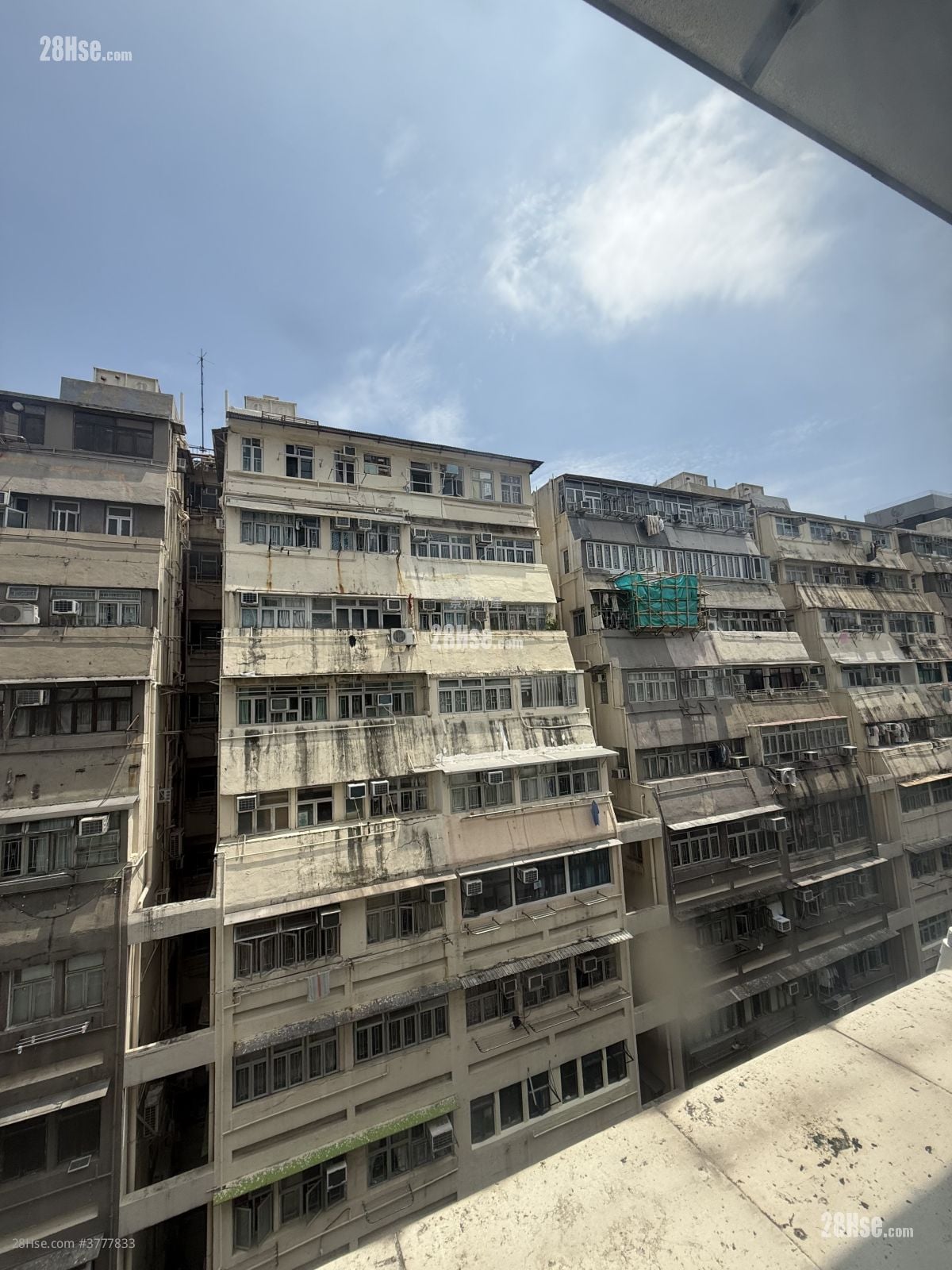 Man King Building Rental Studio , 1 Bathroom 180 ft²