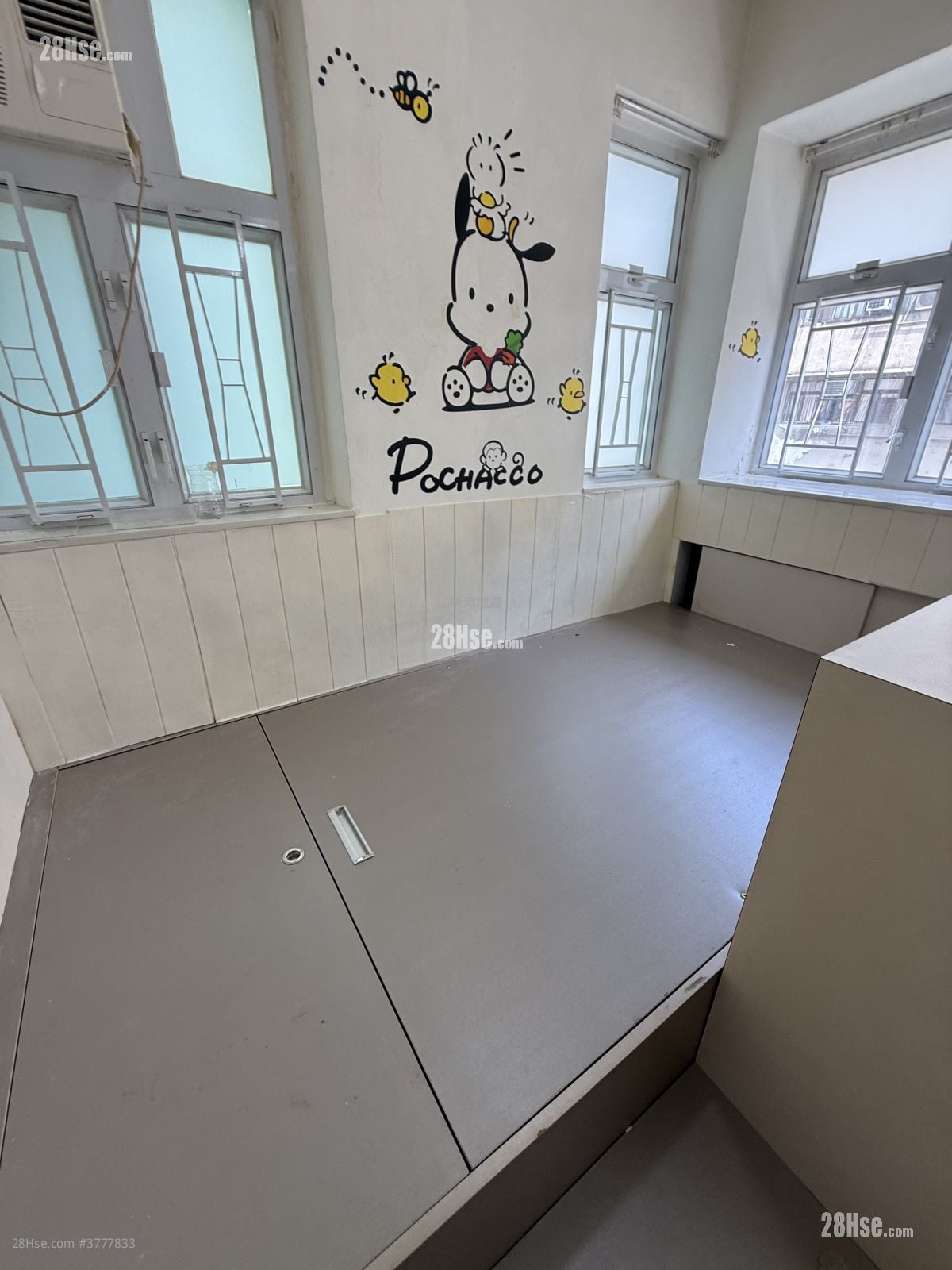 Man King Building Rental Studio , 1 Bathroom 180 ft²