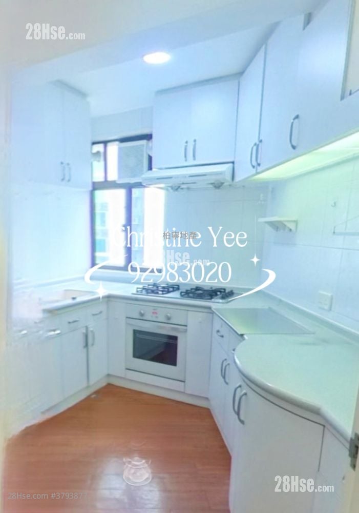 Ronsdale Garden Rental 3 Bedrooms , 2 Bathrooms 976 ft²
