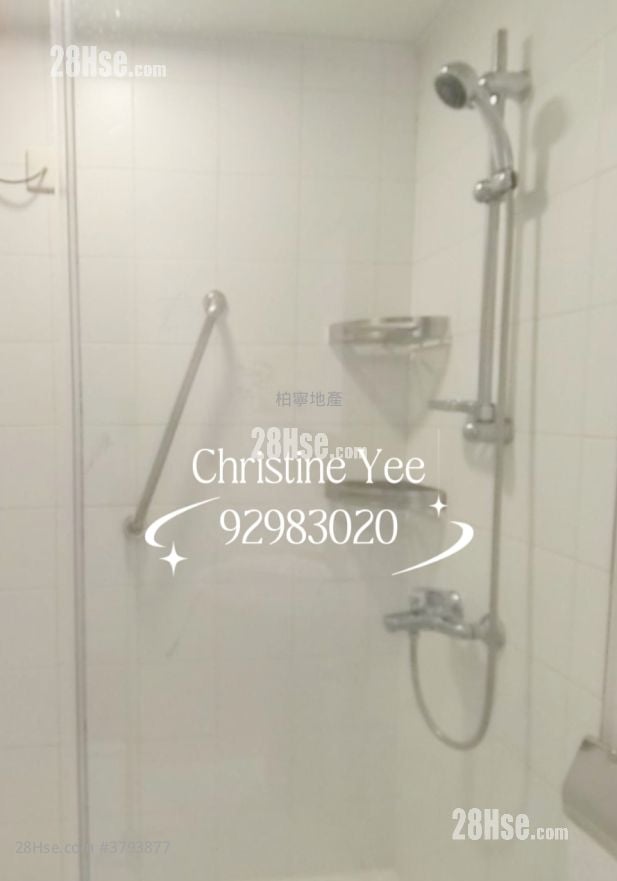 Ronsdale Garden Rental 3 Bedrooms , 2 Bathrooms 976 ft²