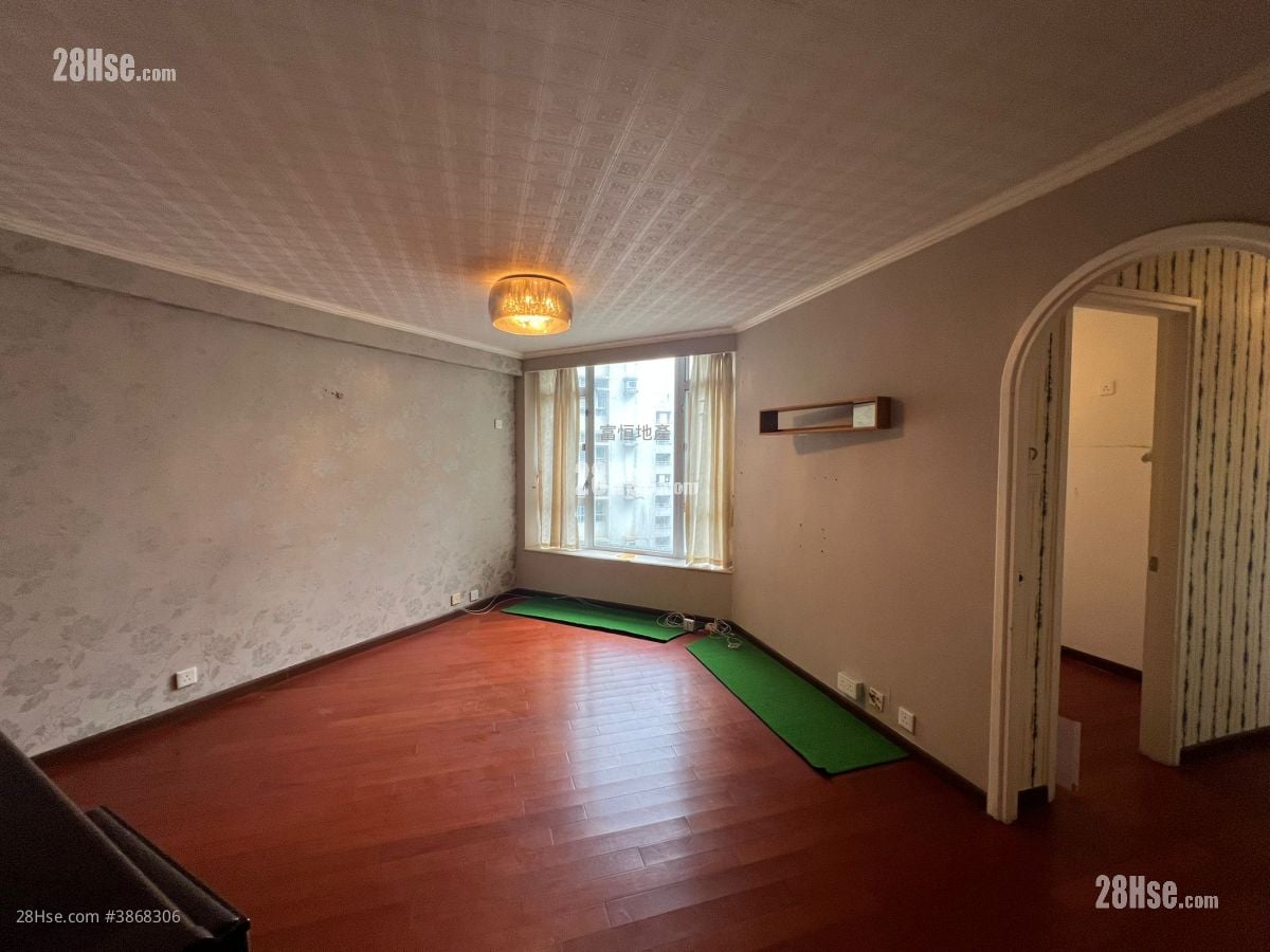 Whampoa Garden Sell 4 Bedrooms , 2 Bathrooms 681 ft²