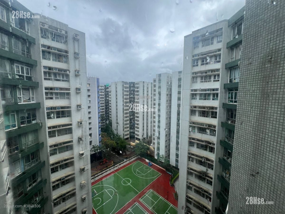 Whampoa Garden Sell 4 Bedrooms , 2 Bathrooms 681 ft²