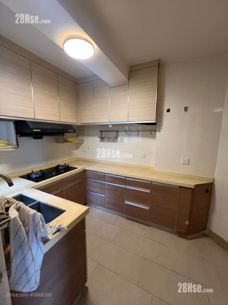 Whampoa Garden Sell 4 Bedrooms , 2 Bathrooms 681 ft²
