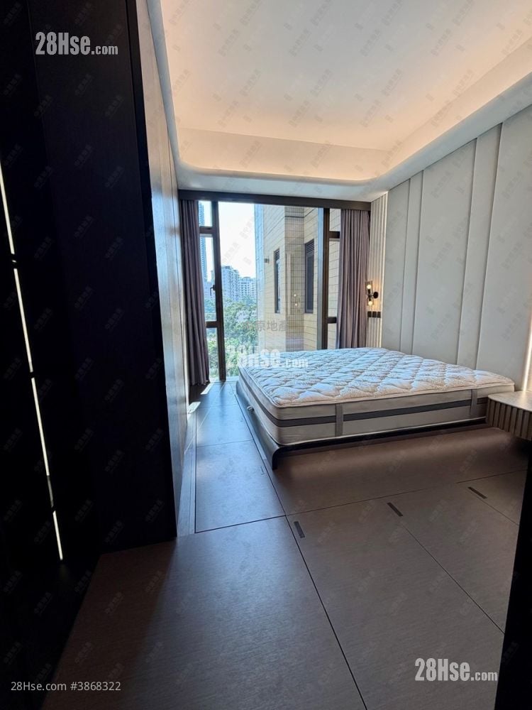 Grand Homm Sell 1,403 ft²