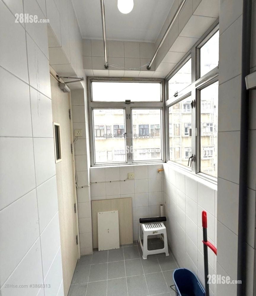 Kin Bong Building Rental 1 Bedroom , 1 Bathroom 288 ft²