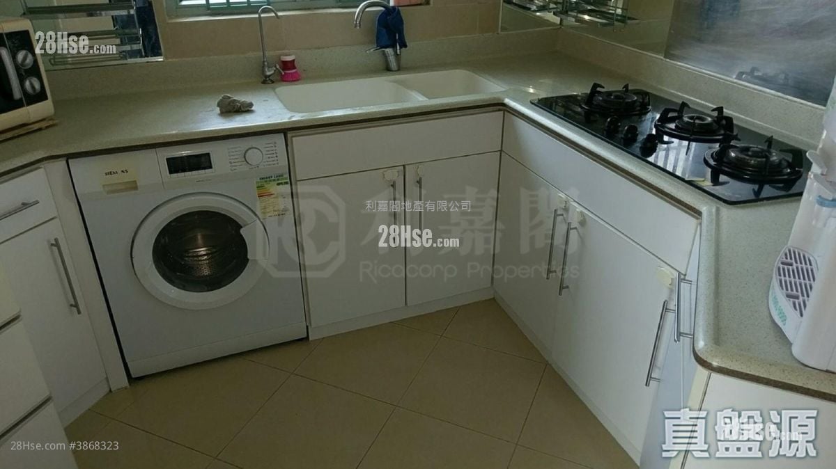 The Victoria Towers Rental 3 Bedrooms , 2 Bathrooms 920 ft²