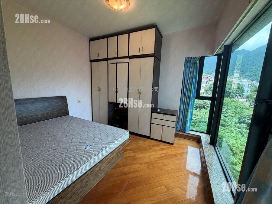 Castello Sell 3 Bedrooms , 2 Bathrooms 873 ft²