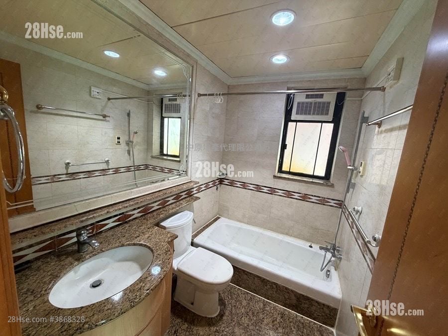 Castello Sell 3 Bedrooms , 2 Bathrooms 873 ft²