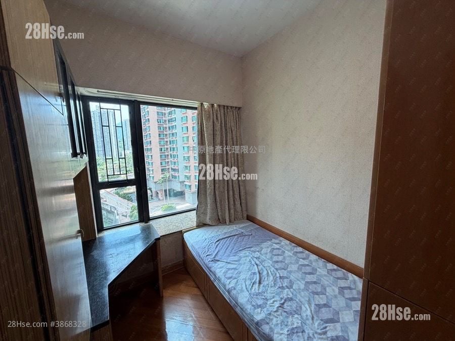 Castello Sell 3 Bedrooms , 2 Bathrooms 873 ft²