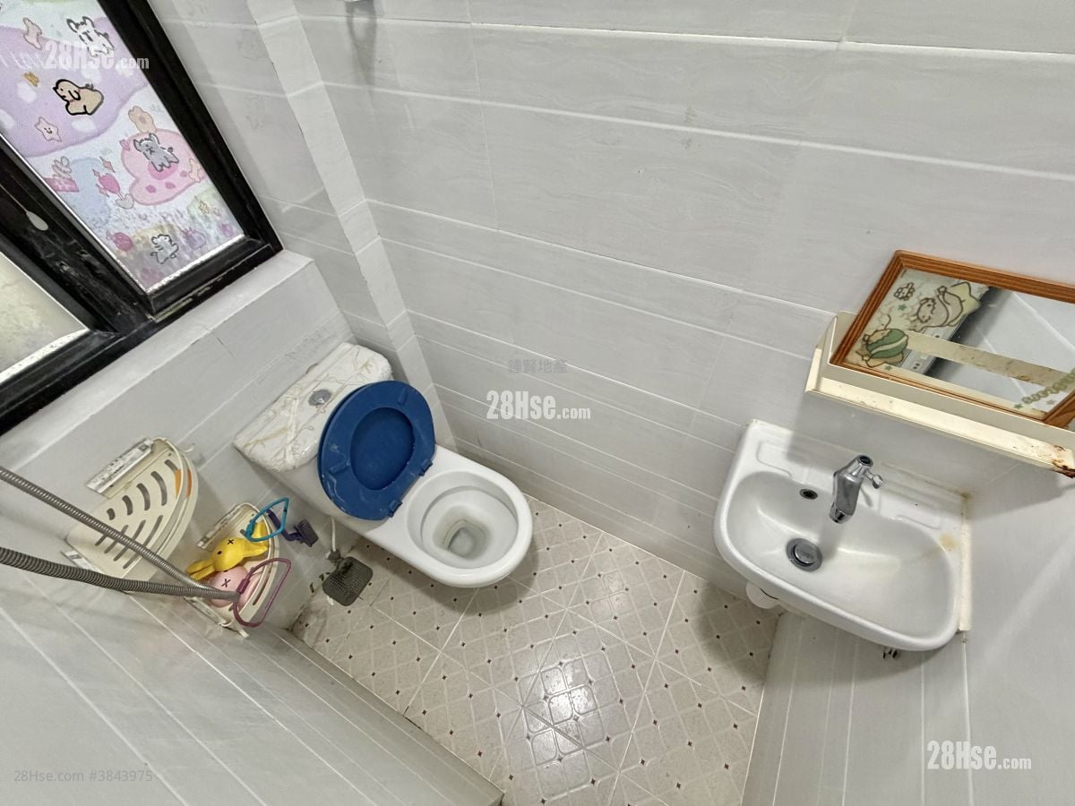 Wing Lok Building Rental 1 Bedroom , 1 Bathroom 155 ft²