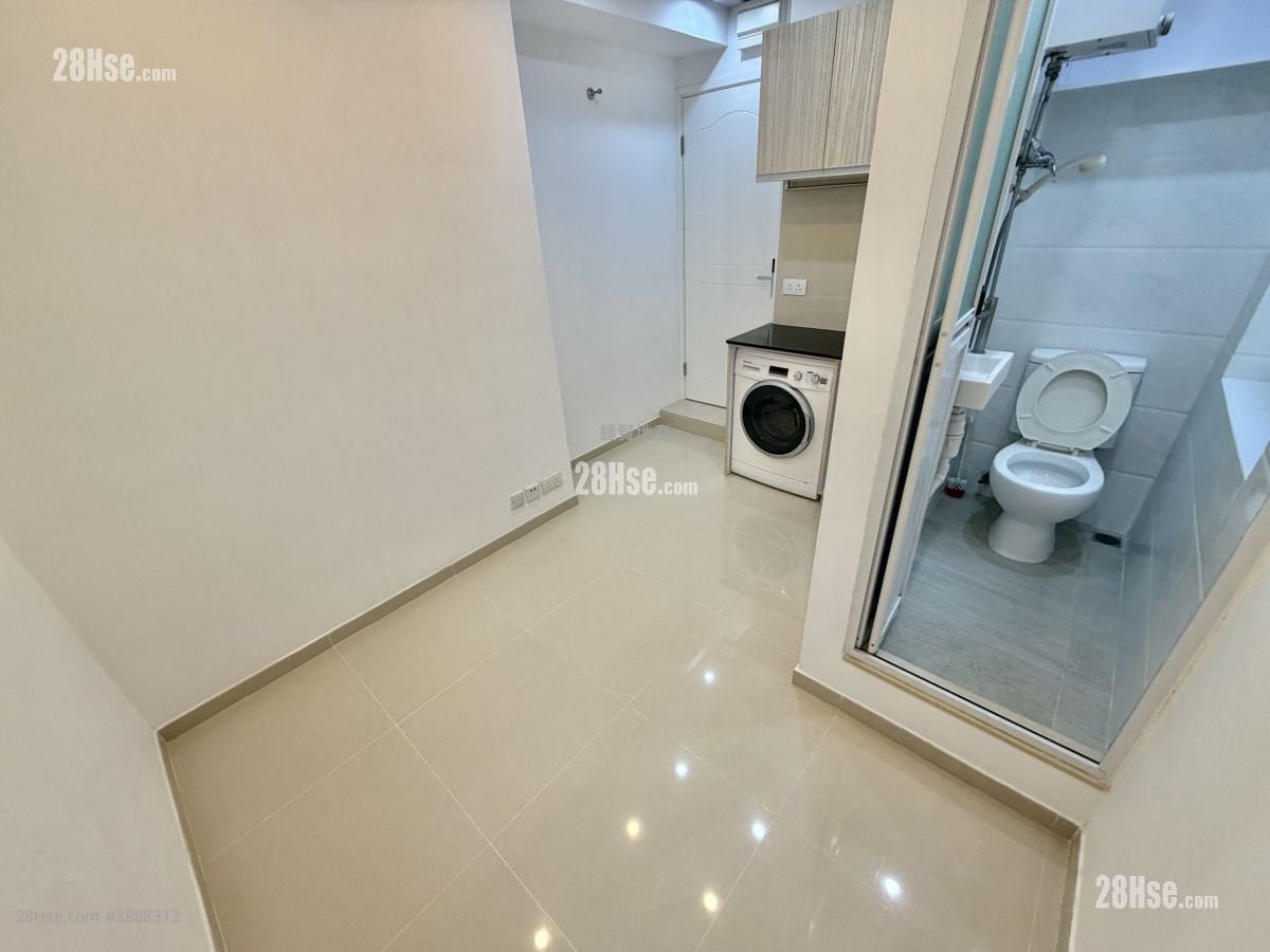 Yin Hing Building Rental Studio , 1 Bathroom 120 ft²