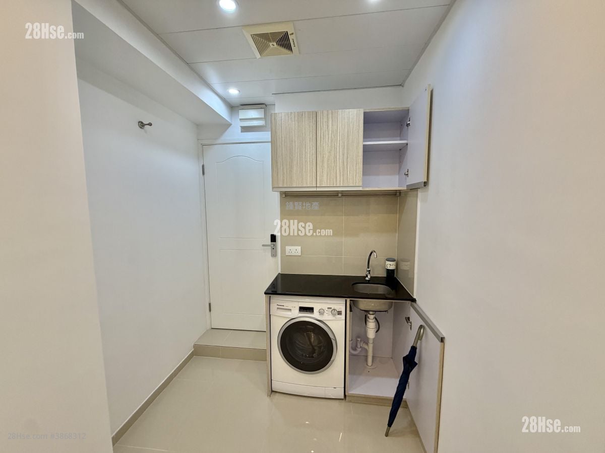 Yin Hing Building Rental Studio , 1 Bathroom 120 ft²
