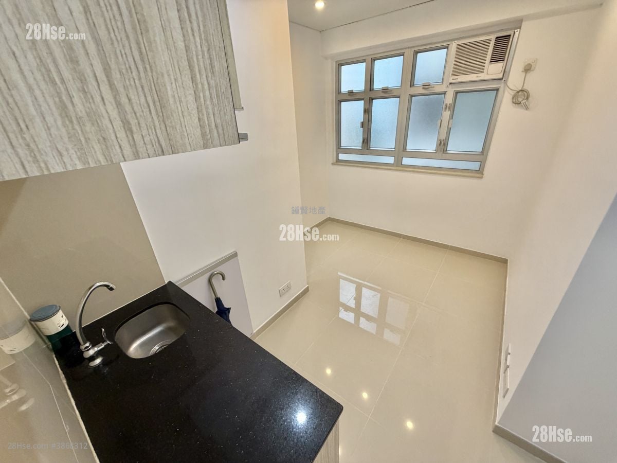 Yin Hing Building Rental Studio , 1 Bathroom 120 ft²