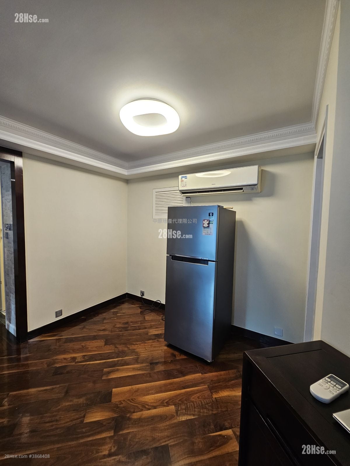 Royal Ascot Rental 3 Bedrooms , 2 Bathrooms 676 ft²