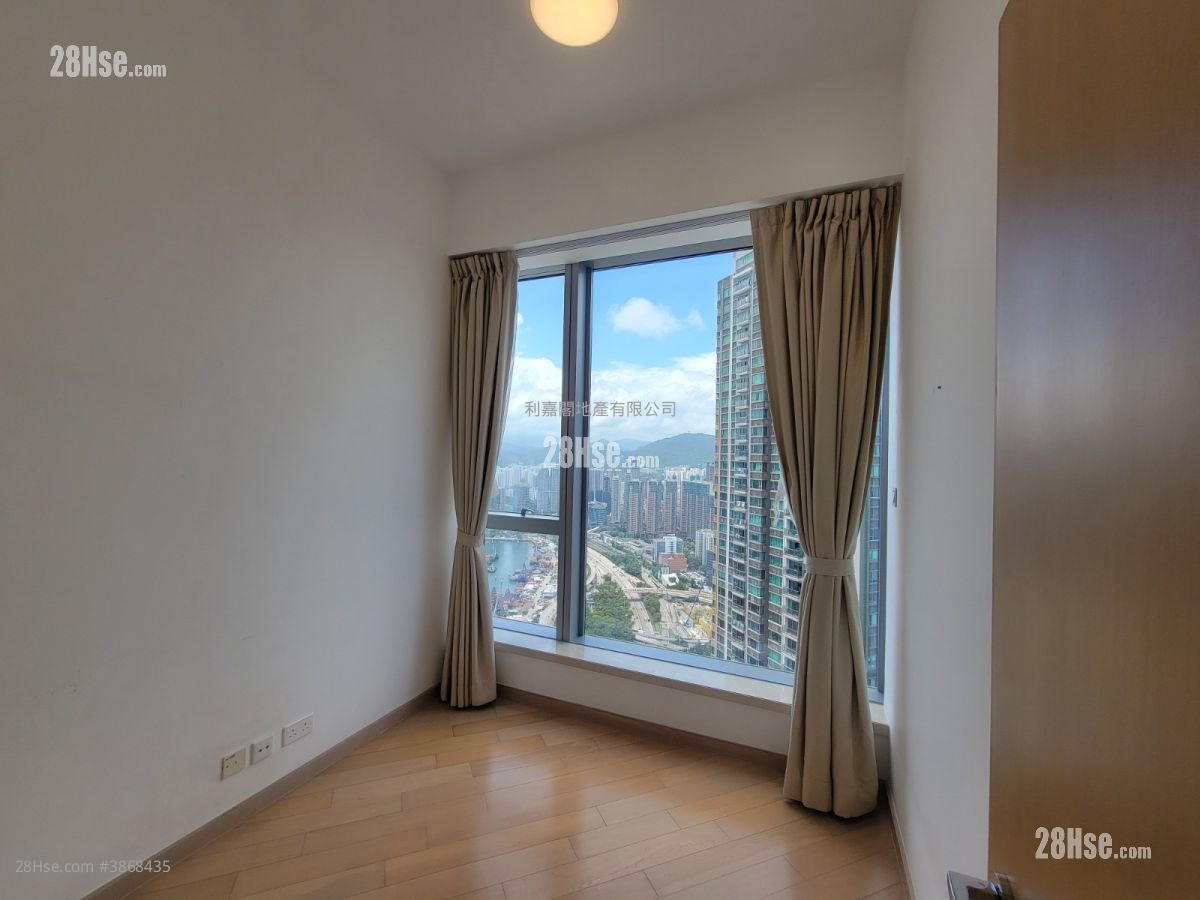 The Cullinan Sell 3 Bedrooms , 2 Bathrooms 949 ft²