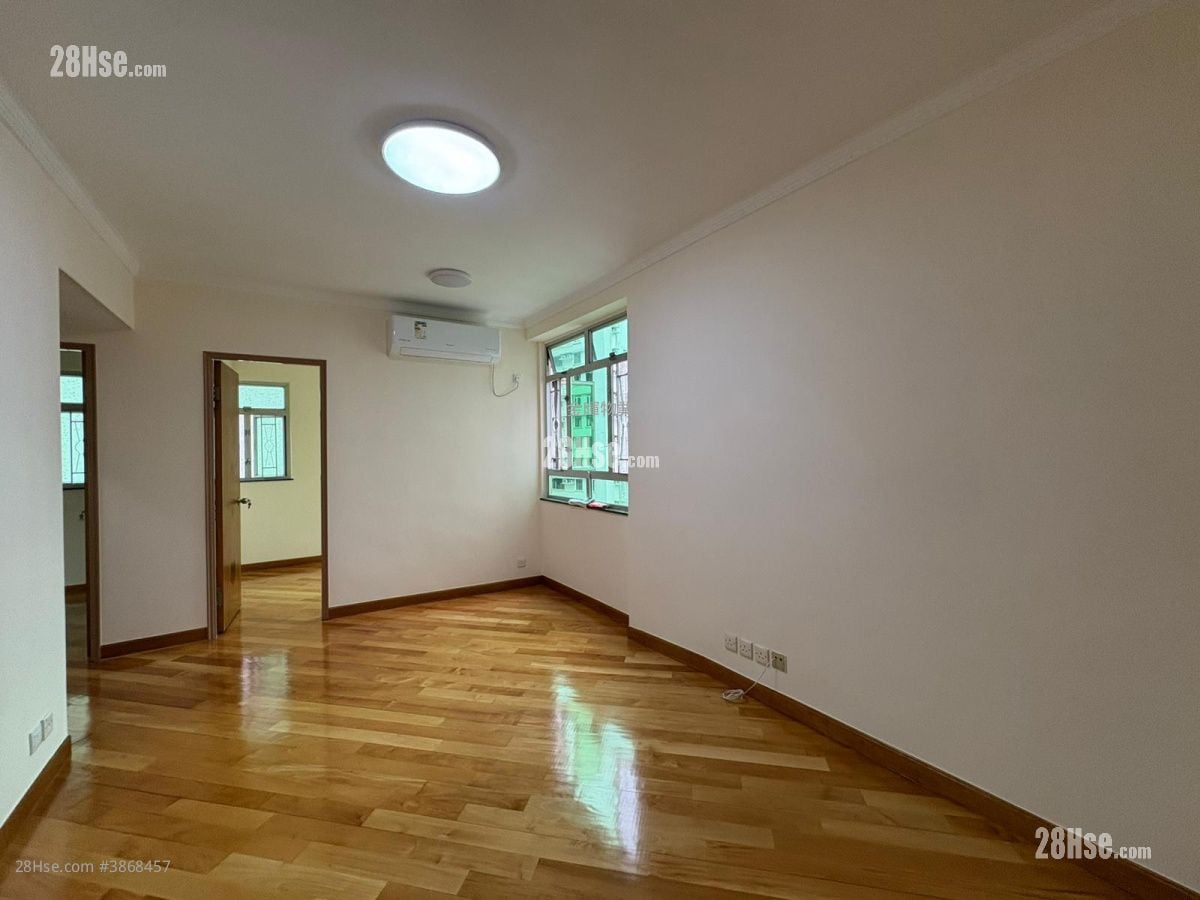 Golden Phoenix Court Rental 3 Bedrooms , 1 Bathroom 530 ft²