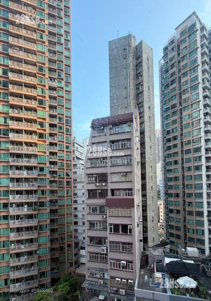 Sze Yap Building Sell 3 Bedrooms , 1 Bathroom 661 ft²