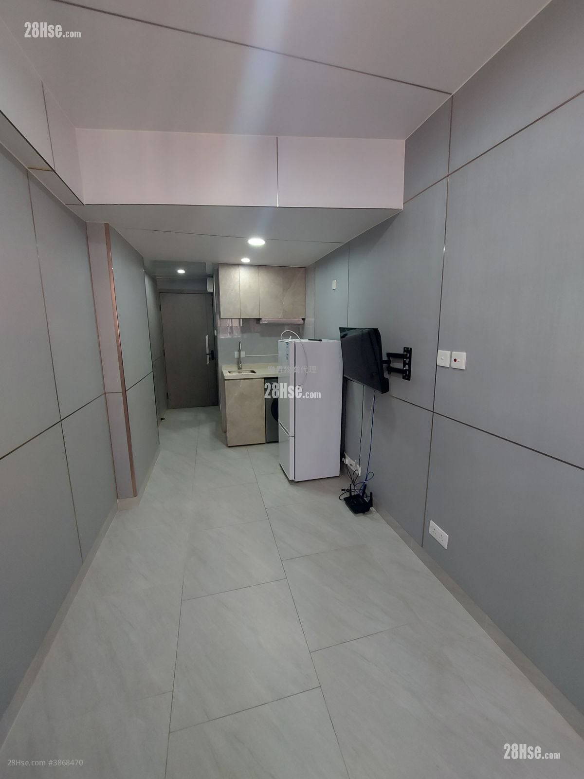 Southern Building Rental Studio , 1 Bathroom 140 ft²
