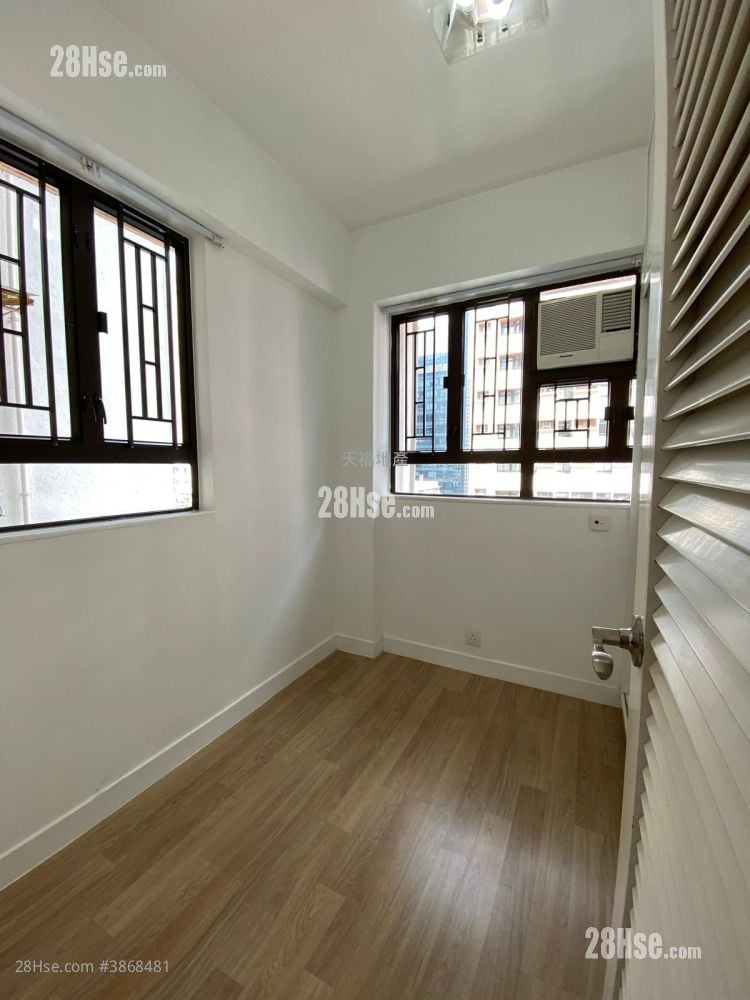 Fortune Building Sell 2 Bedrooms , 1 Bathroom 313 ft²